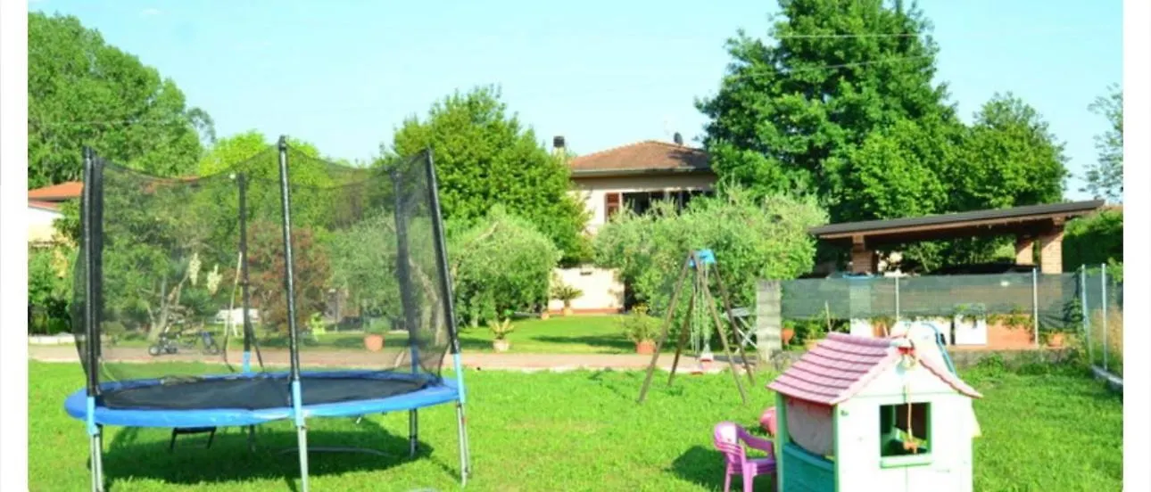 Casa Serena Marina di Massa 0*,